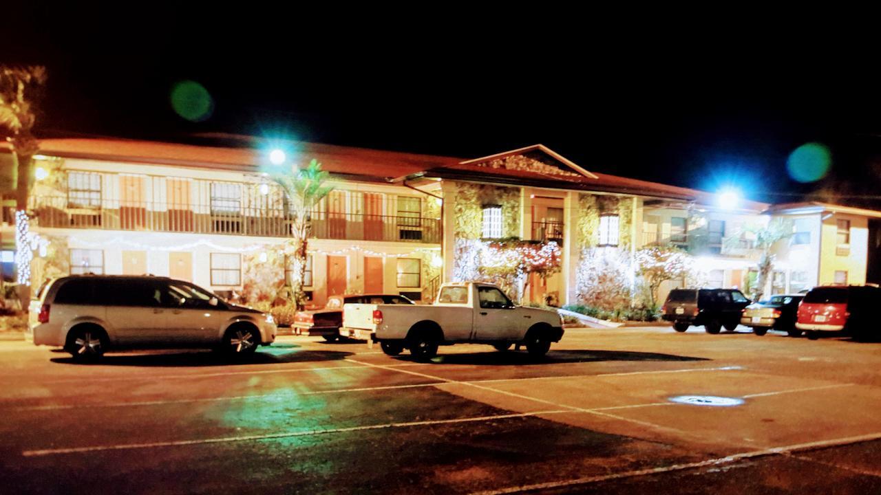 Gator Inn Kissimmee Exterior photo